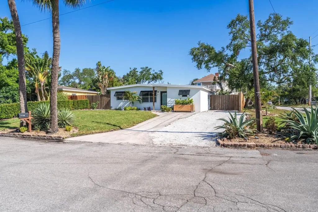 4001 W North A Street Tampa FL 33609