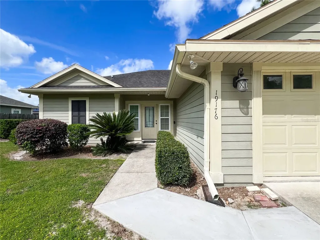 19176 NW 228th Street High Springs FL 32643