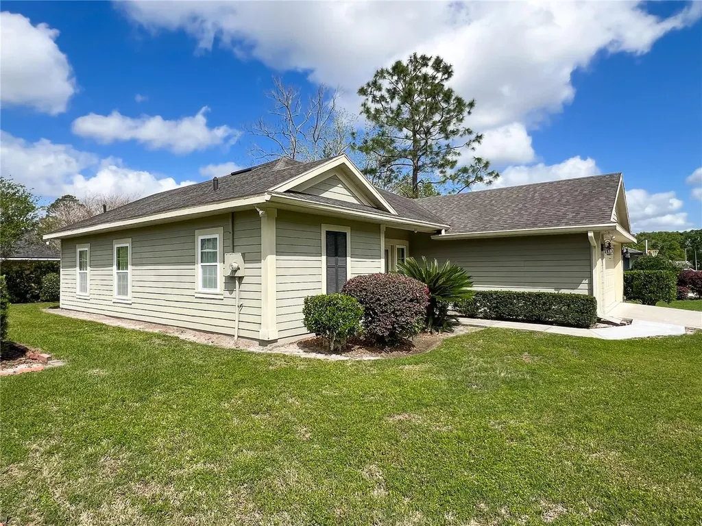 19176 NW 228th Street High Springs FL 32643