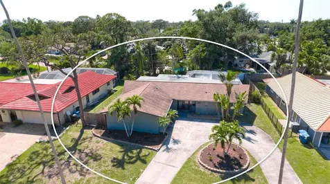 7019 10th Street S St Petersburg FL 33705