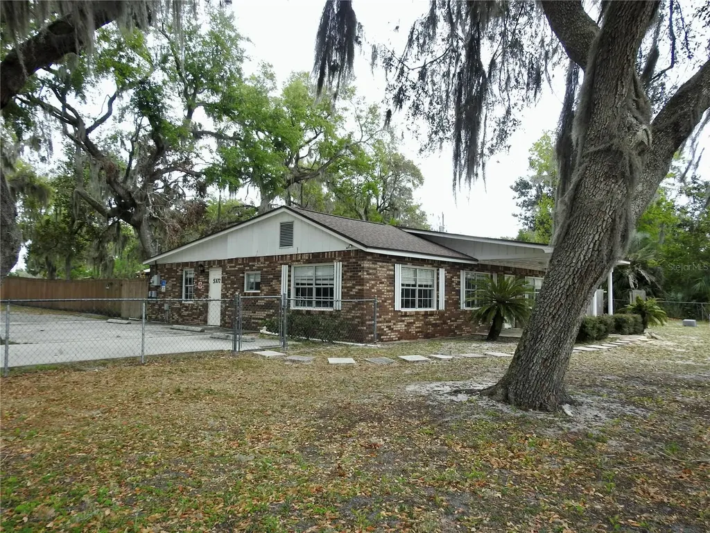 5107 County Road 163 Wildwood FL 34785
