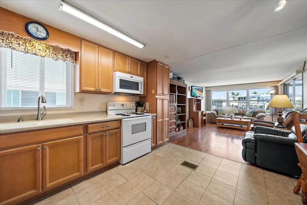 218 Bimini Drive Palmetto FL 34221