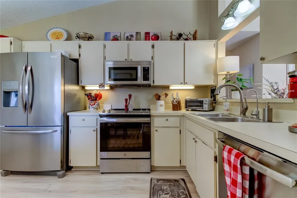 612 Fairmont Avenue Safety Harbor FL 34695