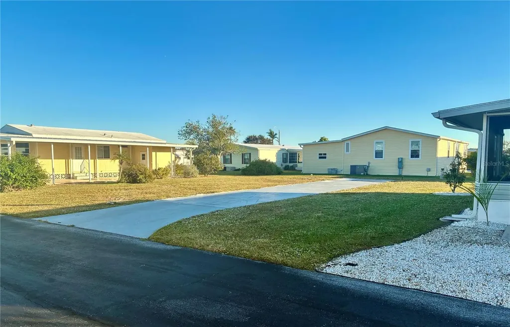 561 Longwood Drive Venice FL 34285