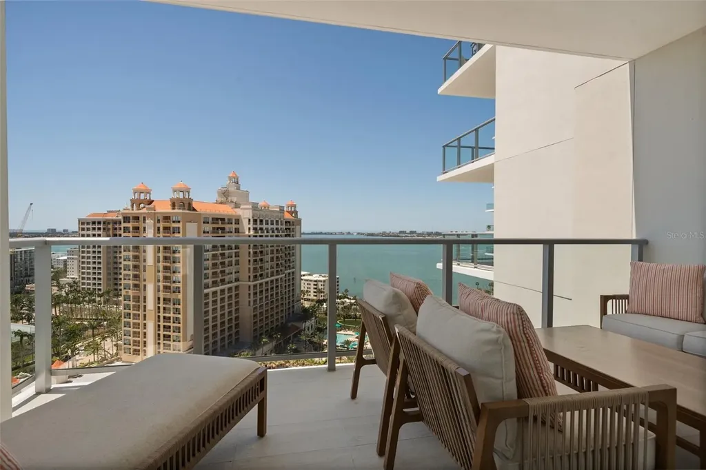 301 Quay Commons Sarasota FL 34236