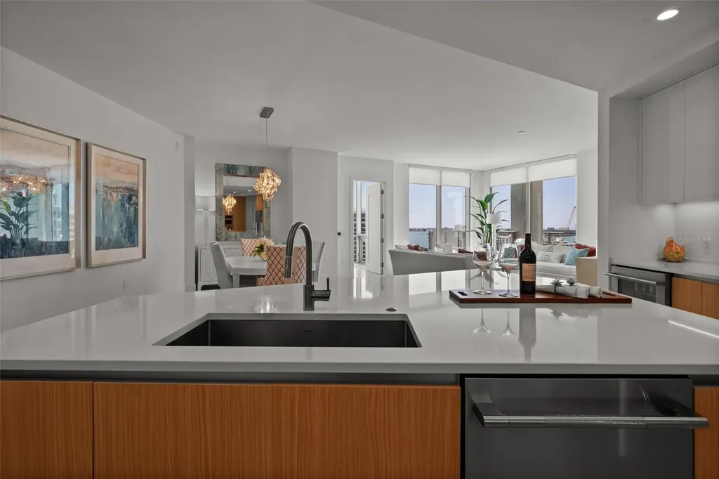 301 Quay Commons Sarasota FL 34236