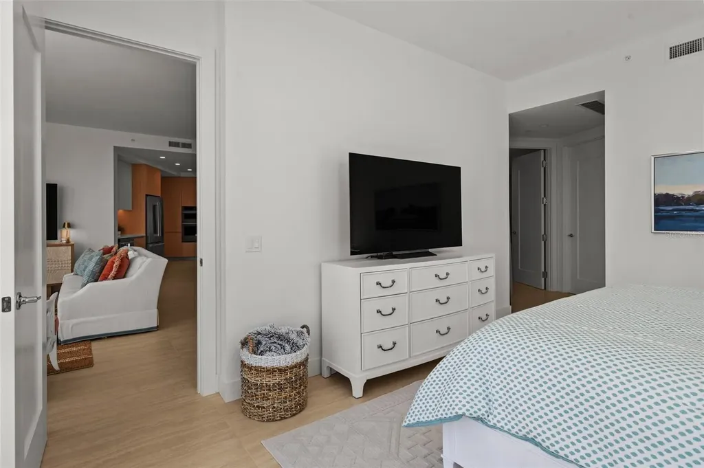 301 Quay Commons Sarasota FL 34236