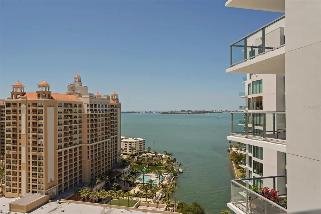 301 Quay Commons Sarasota FL 34236