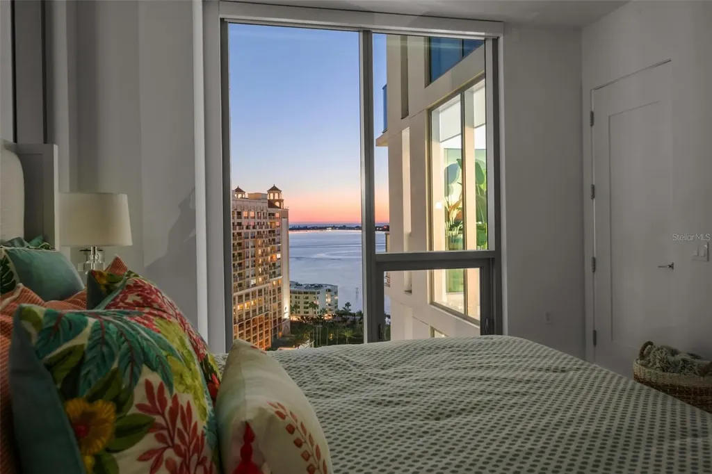 301 Quay Commons Sarasota FL 34236