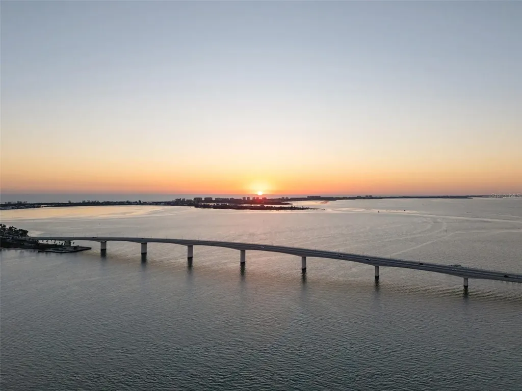 301 Quay Commons Sarasota FL 34236
