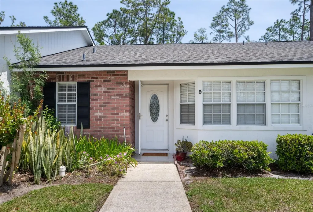 9 Kings Colony Court N Palm Coast FL 32137