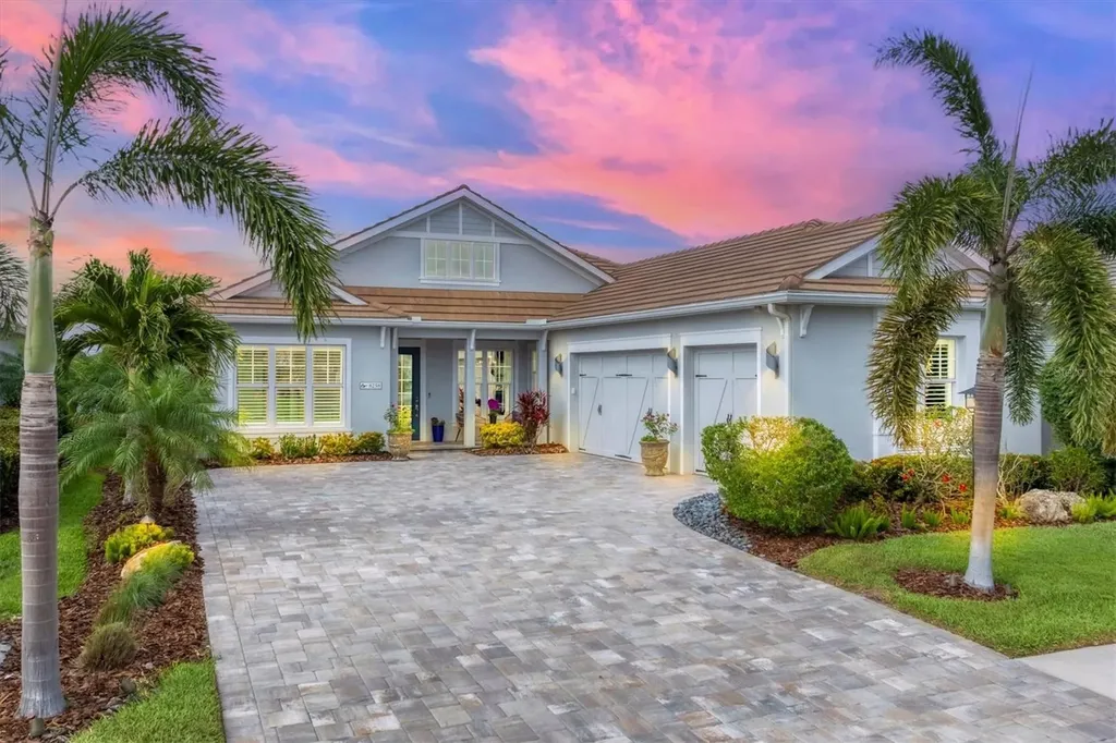 8258 Grande Shores Drive Sarasota FL 34240