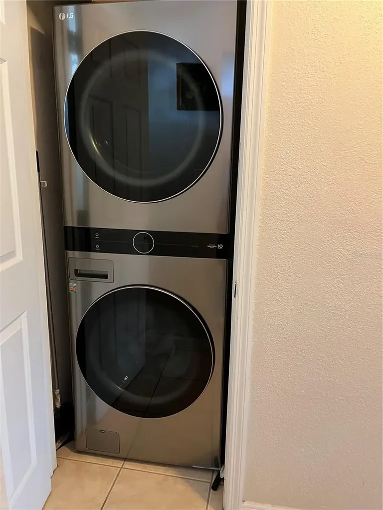 900 La Costa Circle Sarasota FL 34237