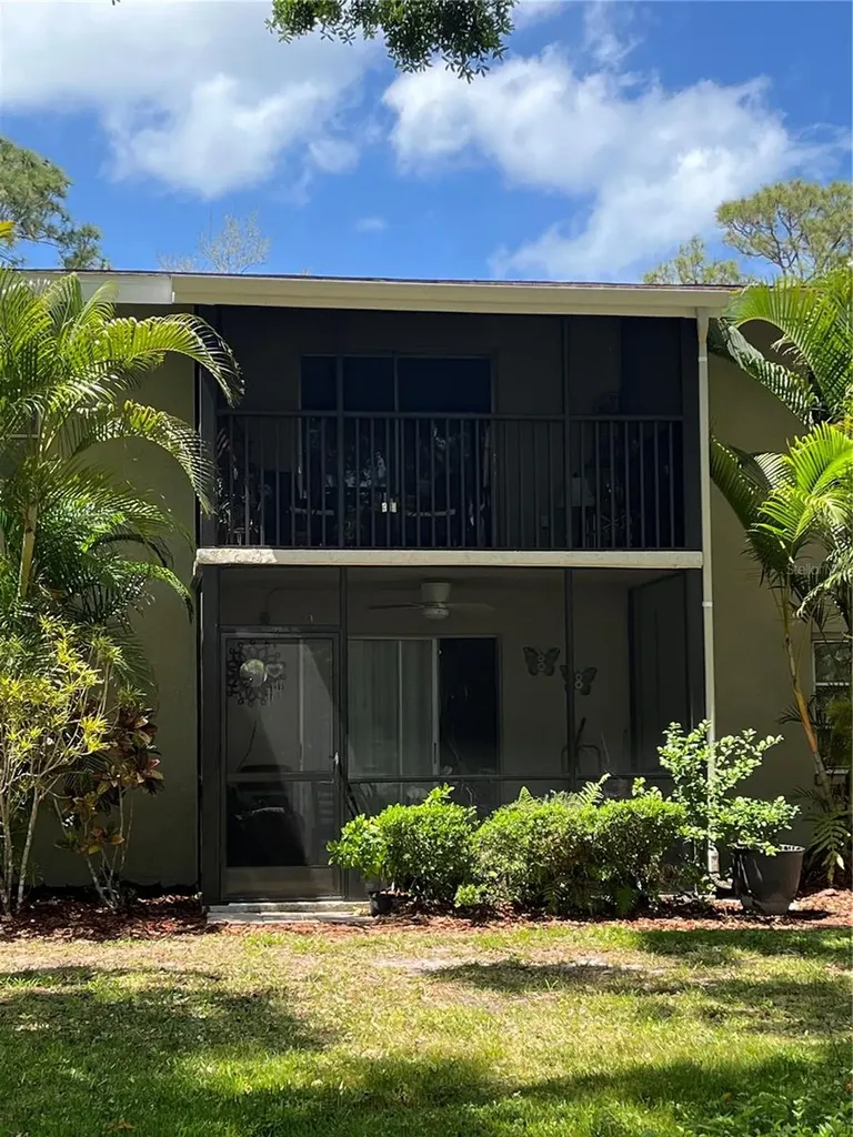 900 La Costa Circle Sarasota FL 34237