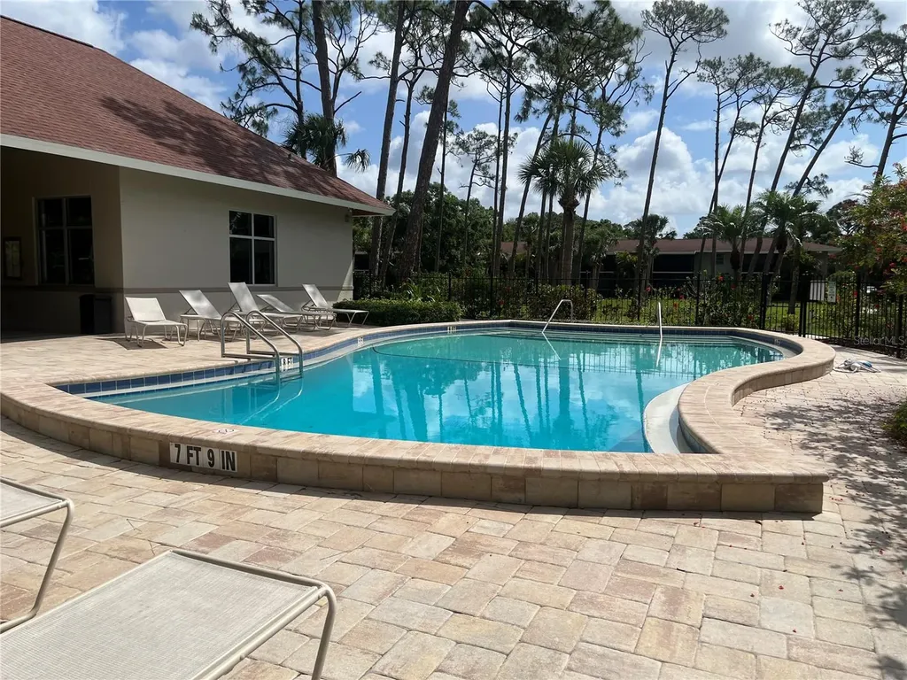900 La Costa Circle Sarasota FL 34237