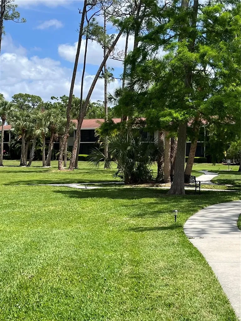 900 La Costa Circle Sarasota FL 34237