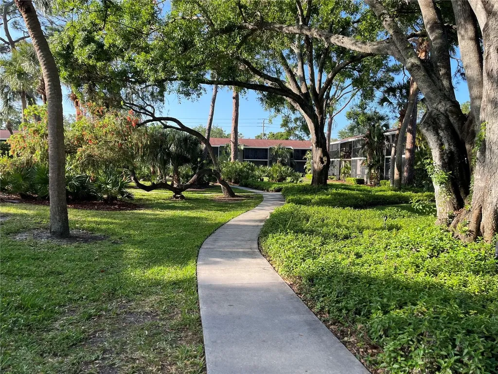 900 La Costa Circle Sarasota FL 34237