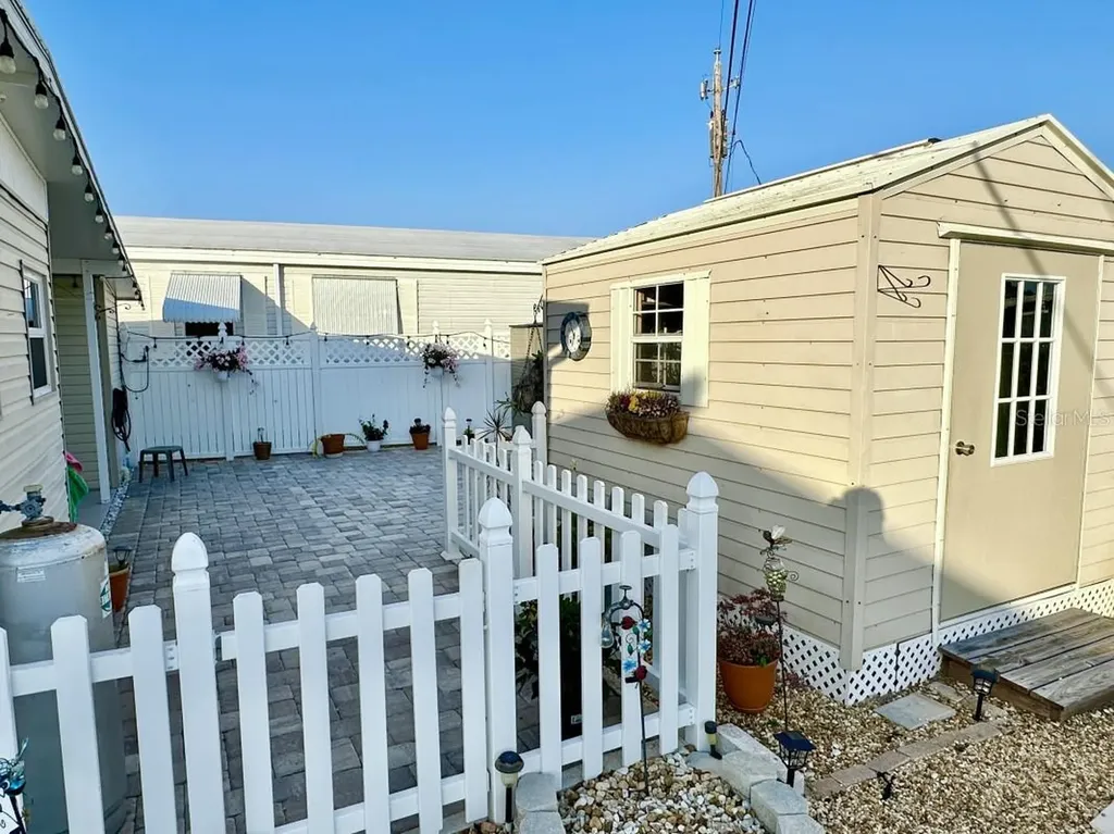 2094 Detroiter Street Sarasota FL 34231
