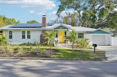 2216 13th Avenue W Bradenton FL 34205