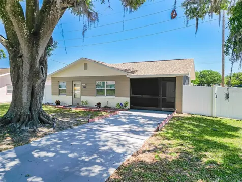 14734 11th Street Dade City FL 33523