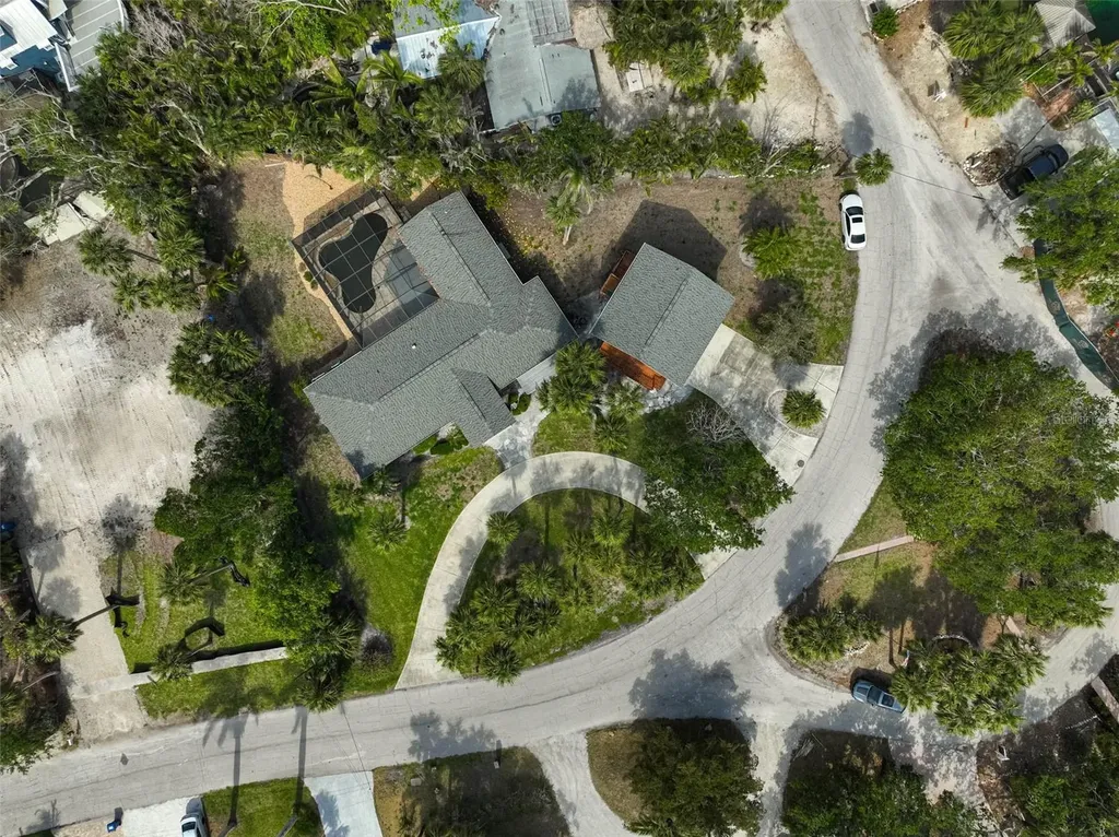 105 Island Circle Sarasota FL 34242