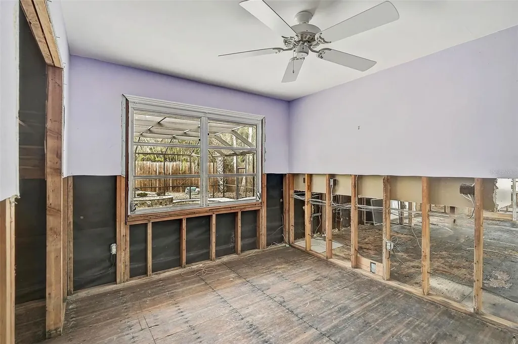 105 Island Circle Sarasota FL 34242