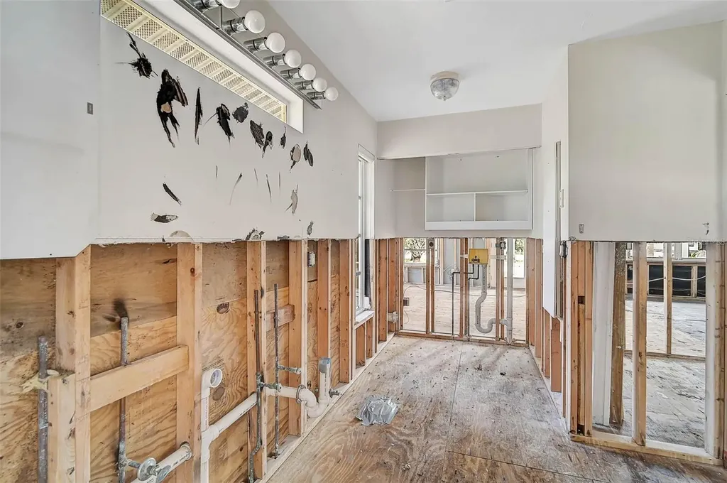 105 Island Circle Sarasota FL 34242