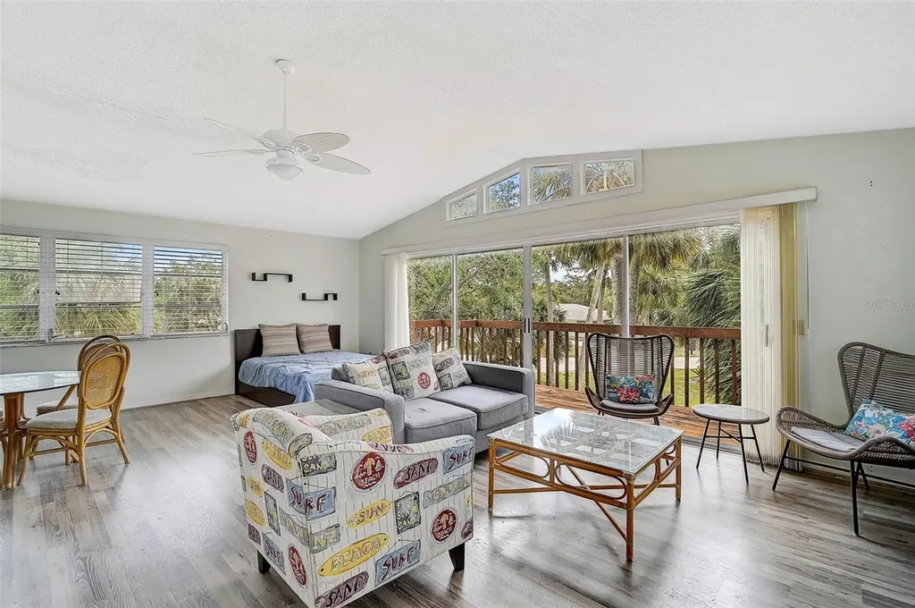 105 Island Circle Sarasota FL 34242