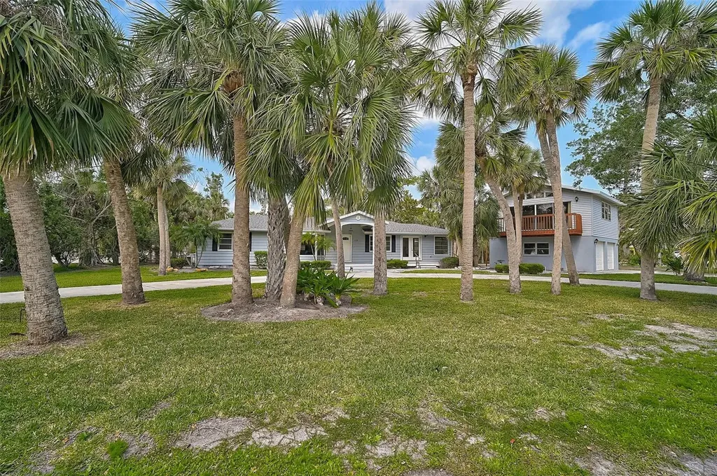 105 Island Circle Sarasota FL 34242