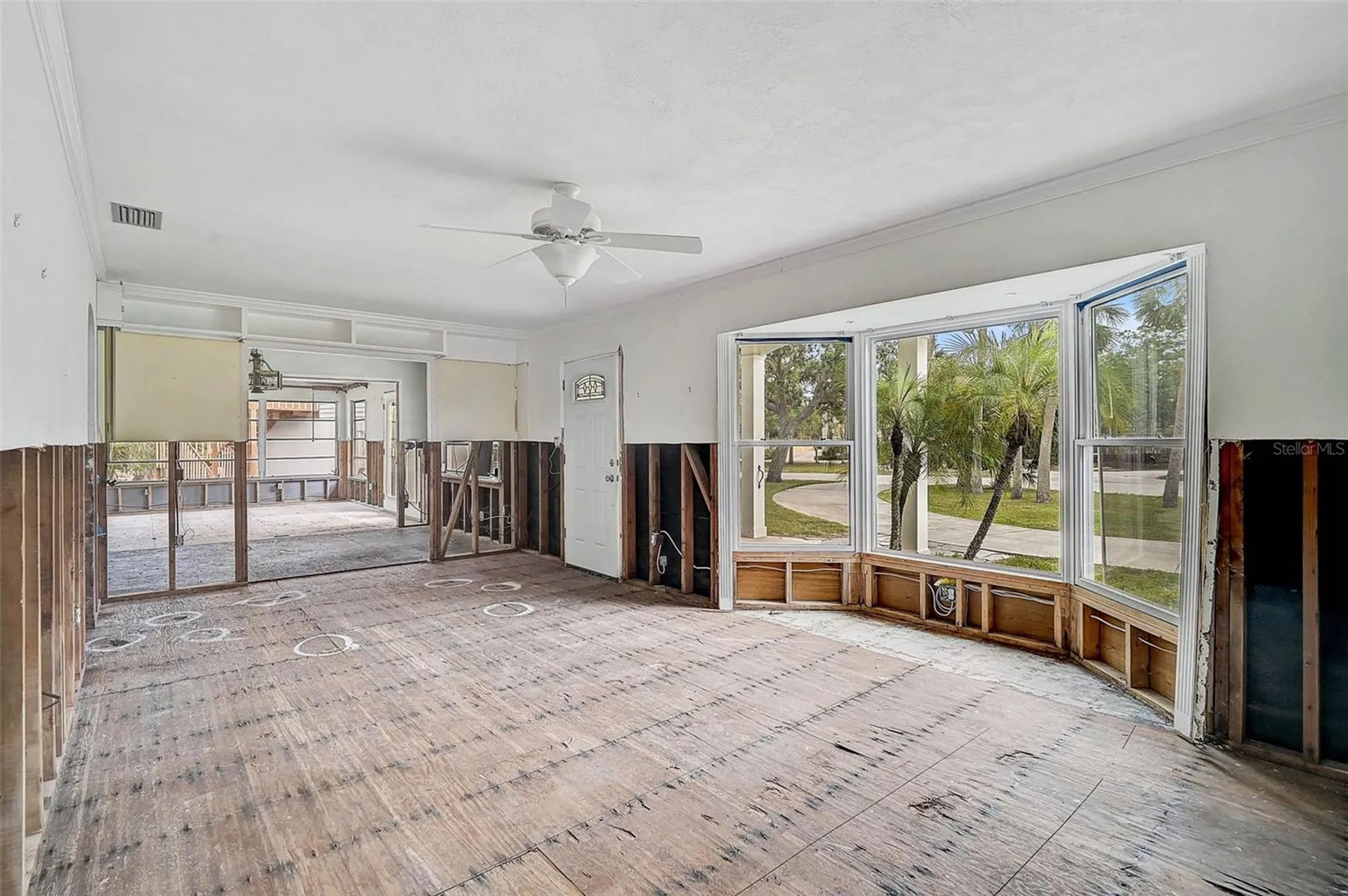 105 Island Circle Sarasota FL 34242