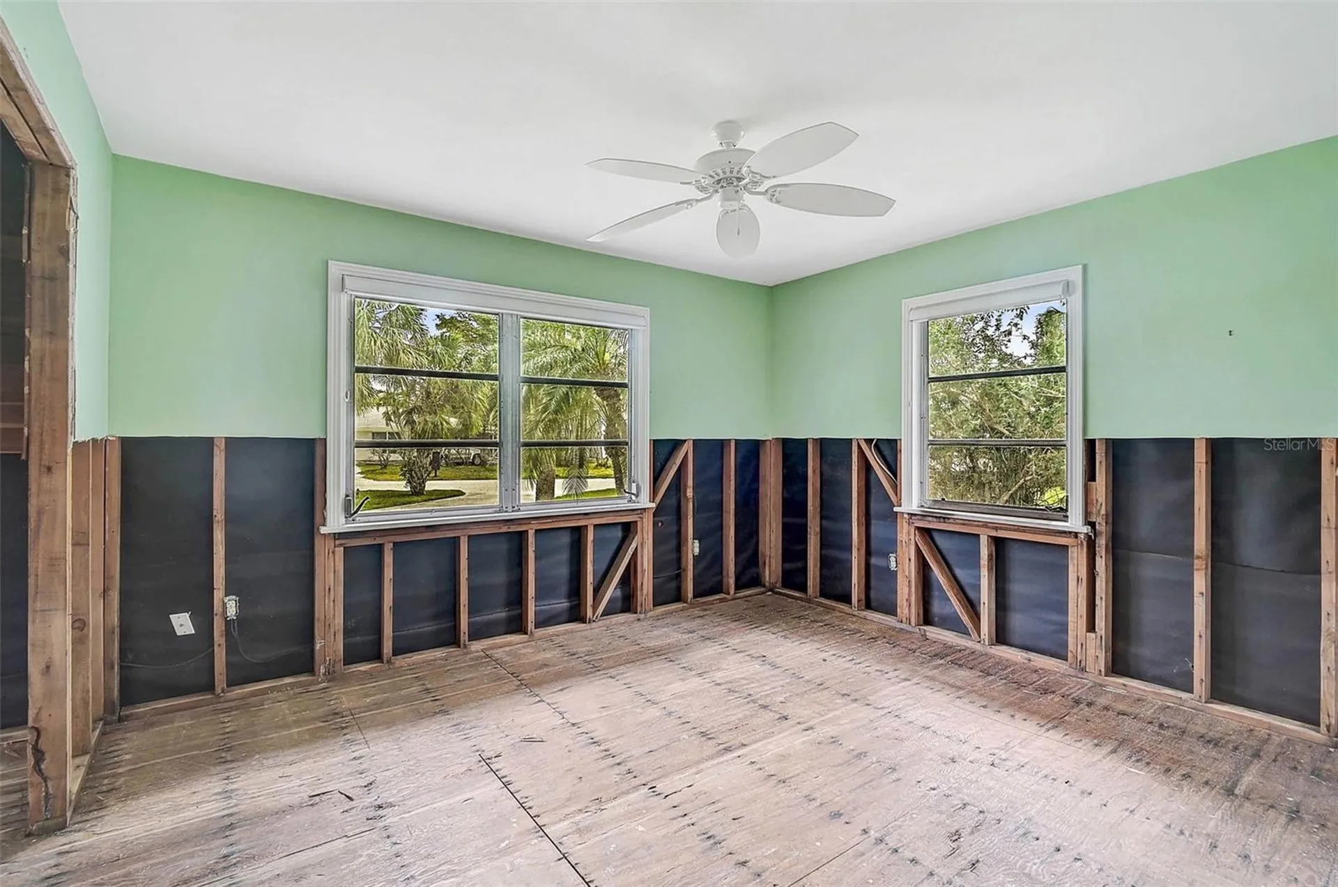 105 Island Circle Sarasota FL 34242