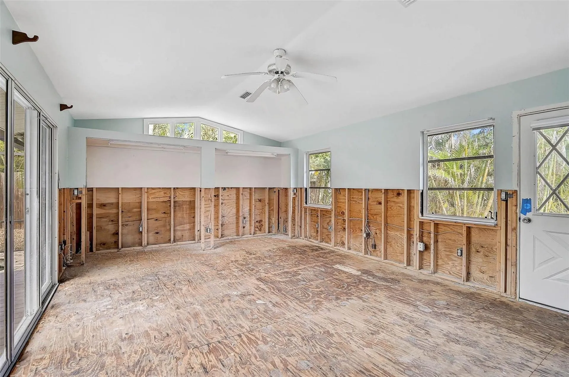 105 Island Circle Sarasota FL 34242
