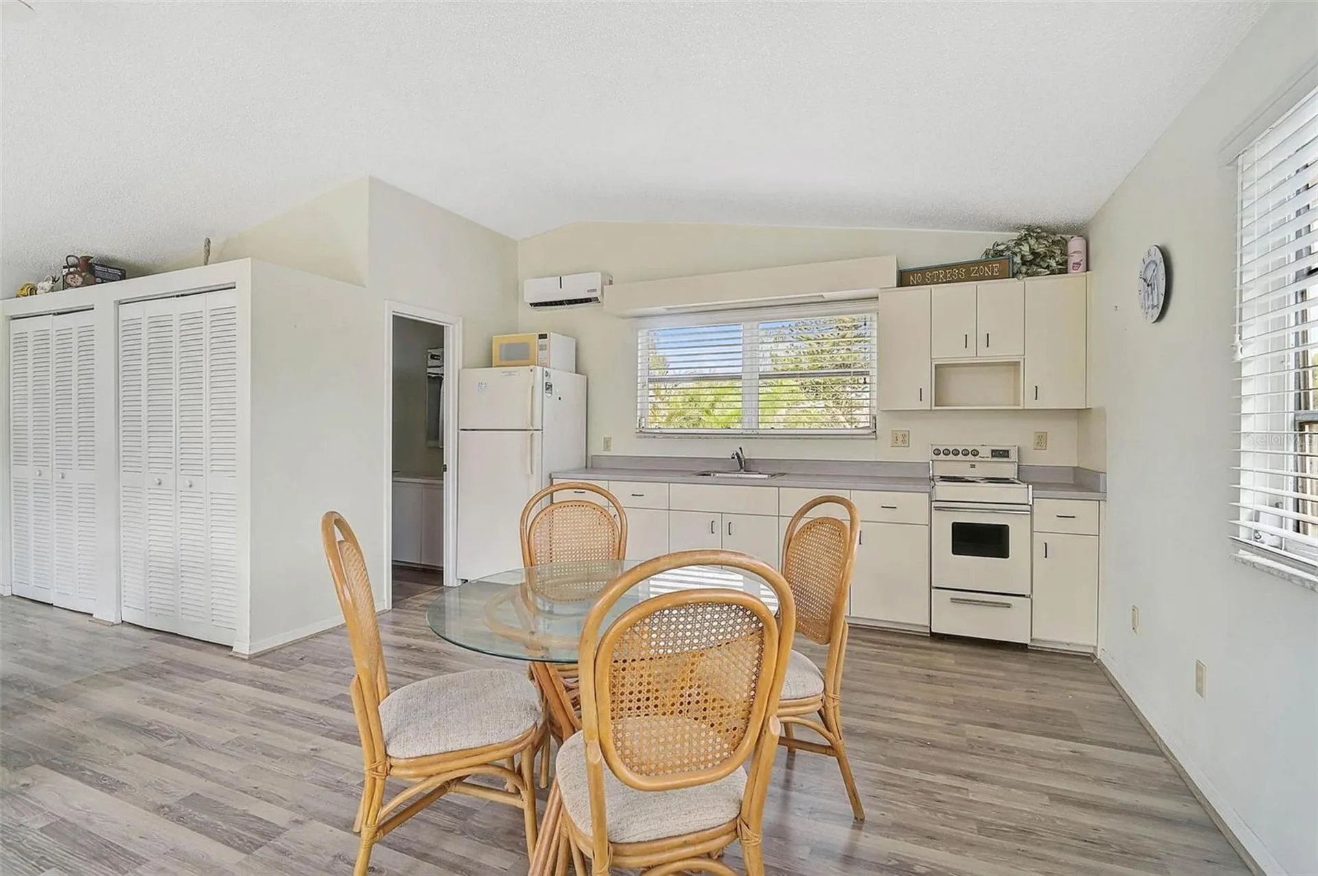 105 Island Circle Sarasota FL 34242