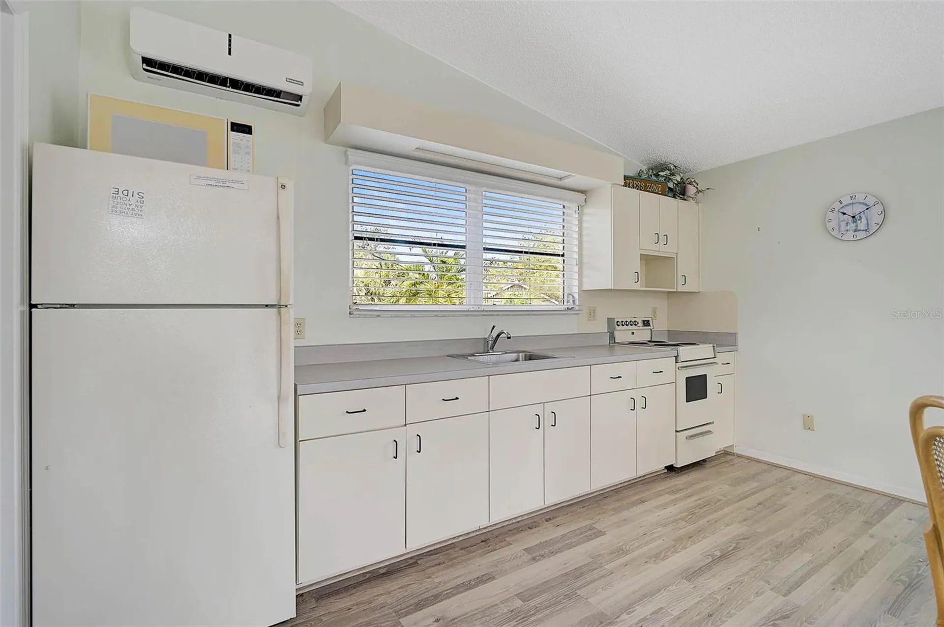 105 Island Circle Sarasota FL 34242