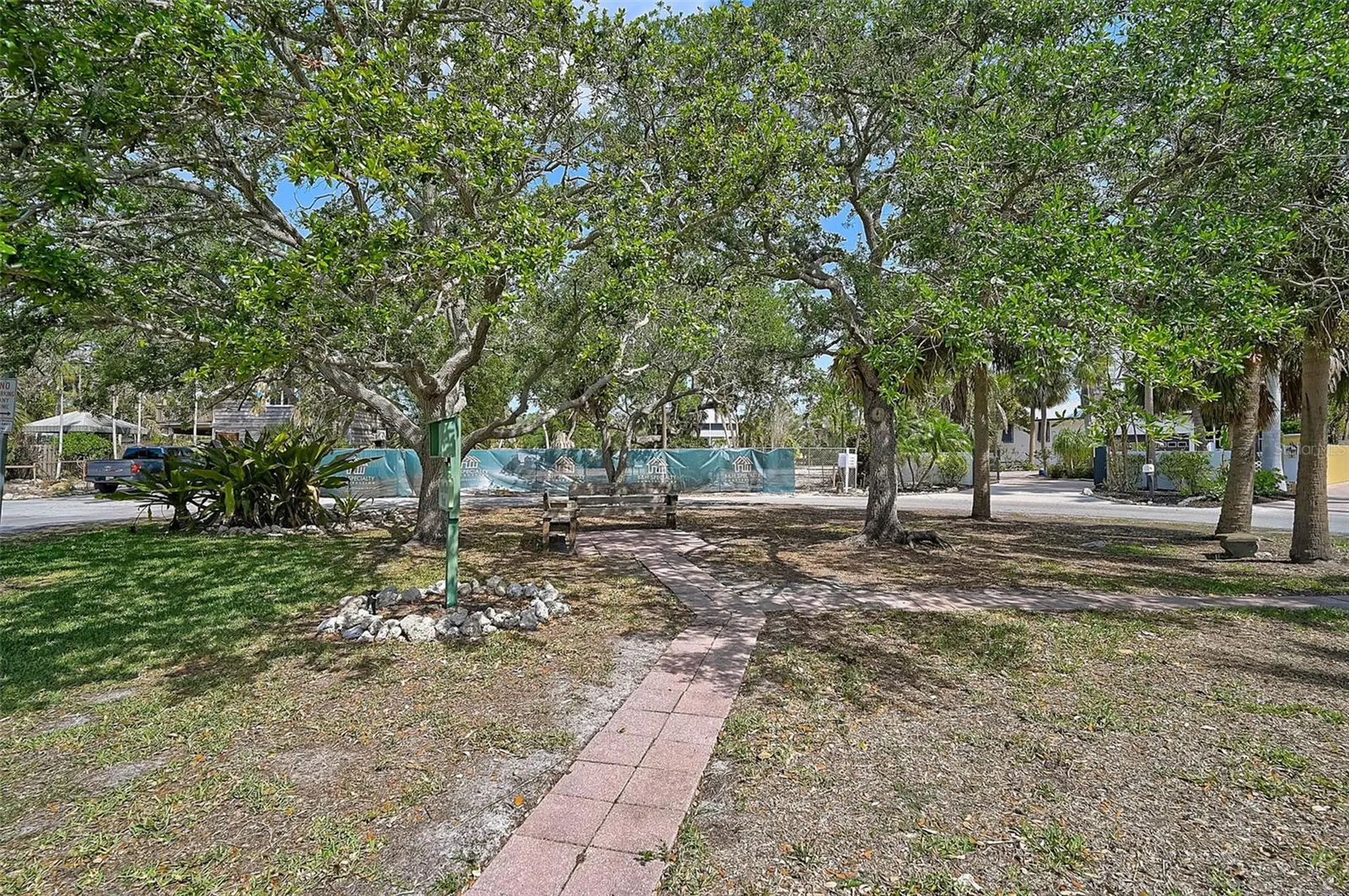 105 Island Circle Sarasota FL 34242