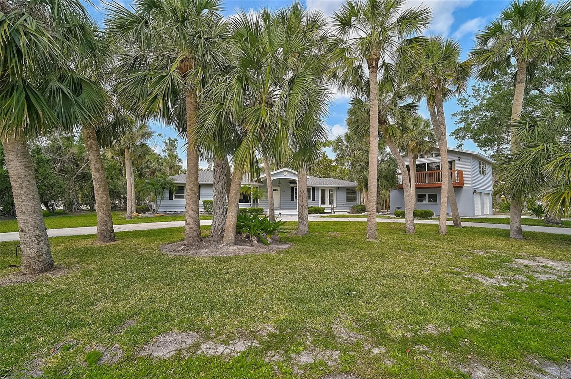 105 Island Circle Sarasota FL 34242
