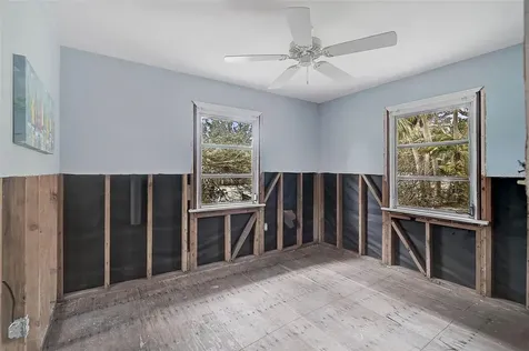 105 Island Circle Sarasota FL 34242