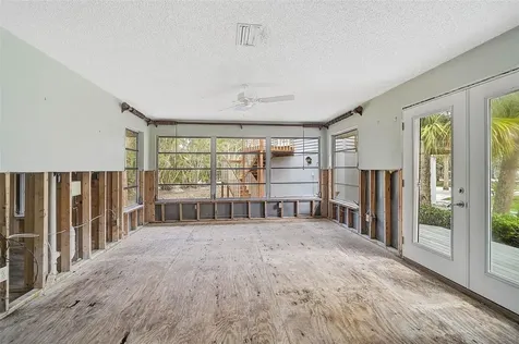 105 Island Circle Sarasota FL 34242