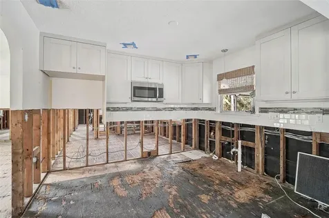 105 Island Circle Sarasota FL 34242