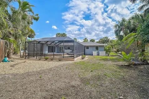 105 Island Circle Sarasota FL 34242