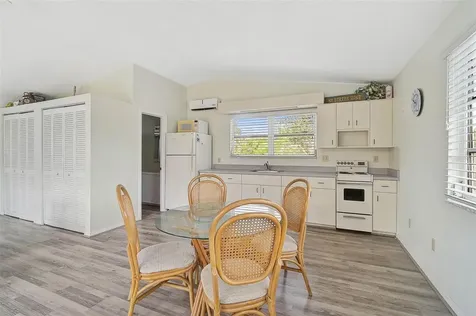 105 Island Circle Sarasota FL 34242