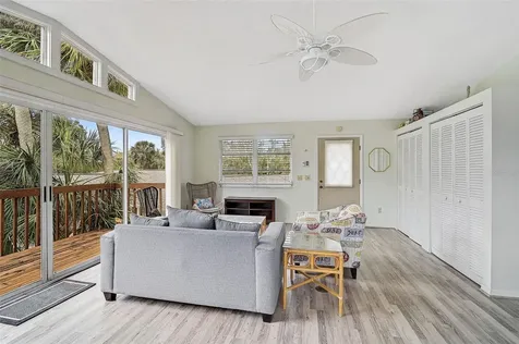 105 Island Circle Sarasota FL 34242
