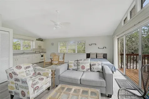 105 Island Circle Sarasota FL 34242