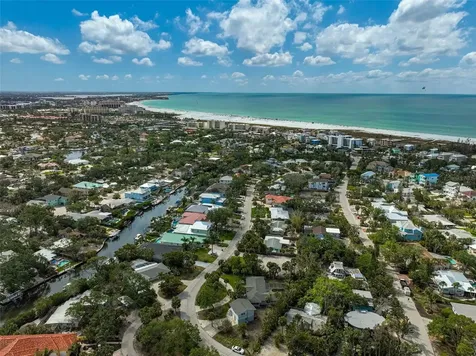 105 Island Circle Sarasota FL 34242