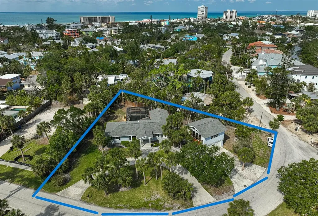 105 Island Circle Sarasota FL 34242