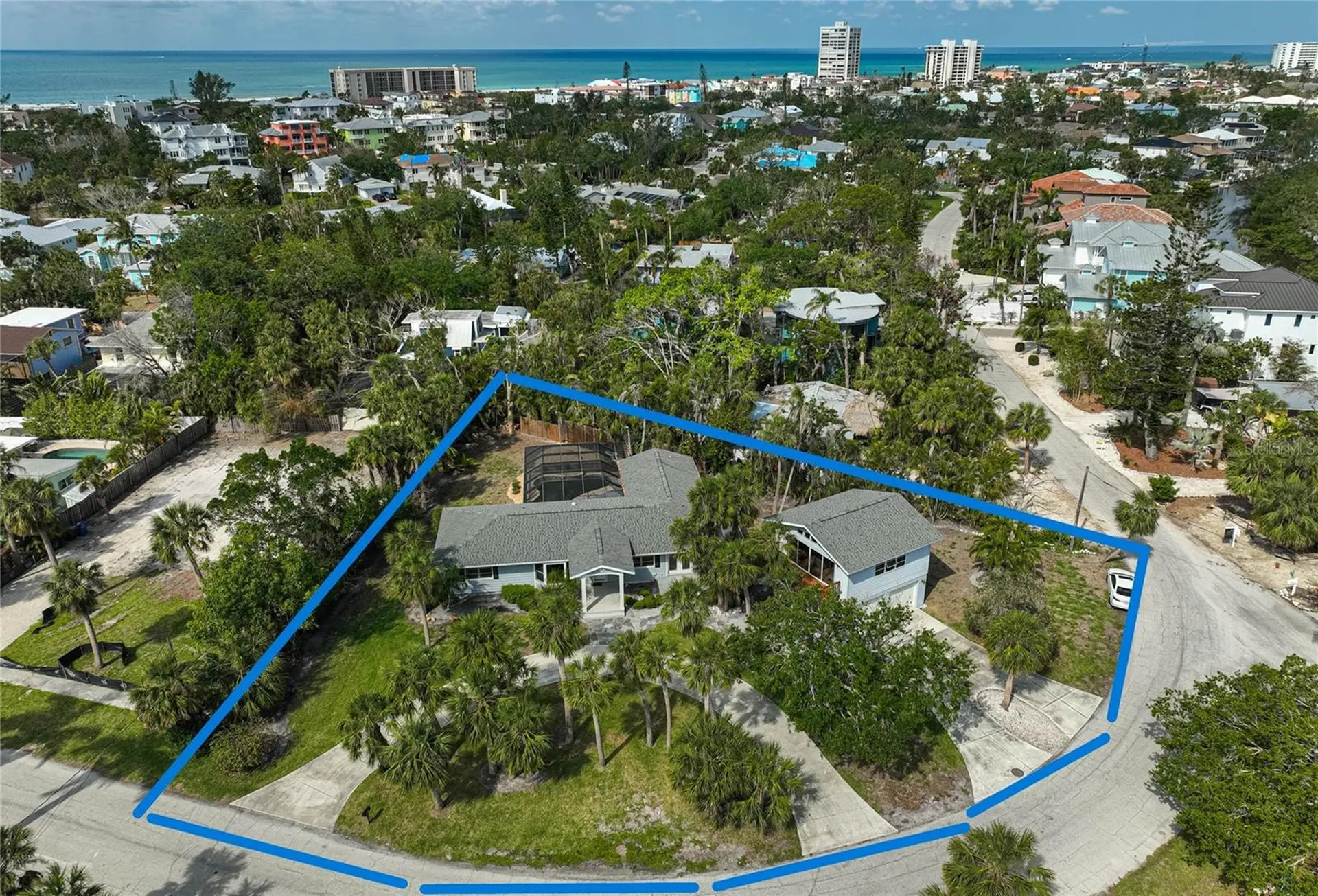 105 Island Circle Sarasota FL 34242
