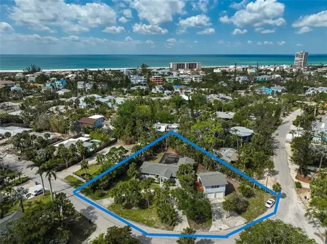 105 Island Circle Sarasota FL 34242