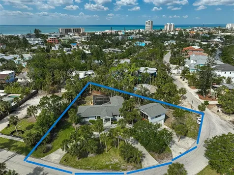 105 Island Circle Sarasota FL 34242