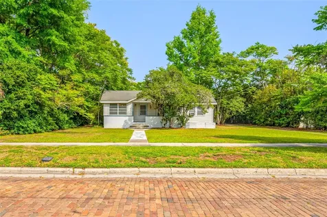 13922 12th Street Dade City FL 33525