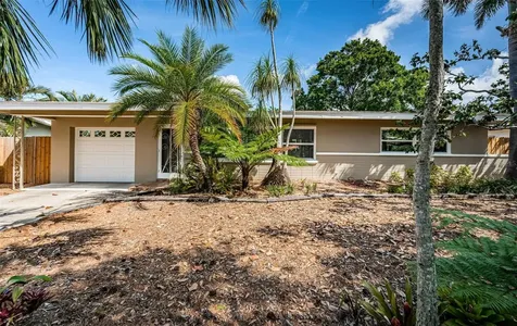 13865 Bermuda Drive Seminole FL 33776